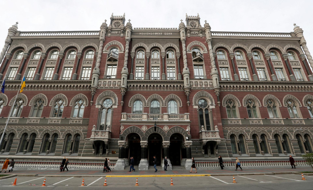 Národná banka Ukrajiny v Kyjeve.  FOTO: Reuters