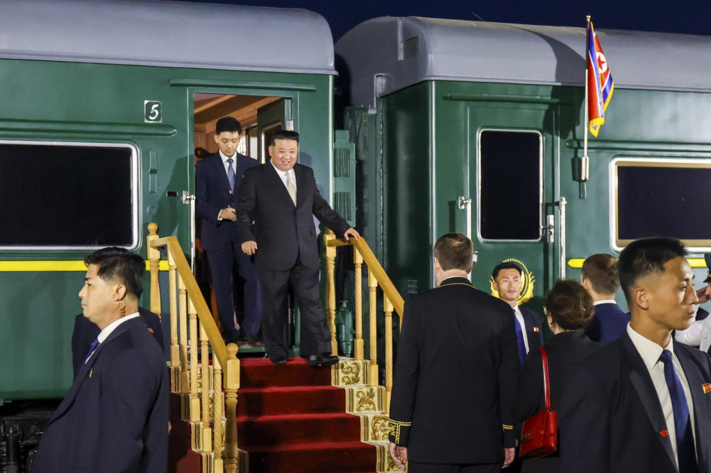 Severokórejský vodca Kim Čong-un prišiel na svojom obrnenom vlaku do Ruska: TASR/AP