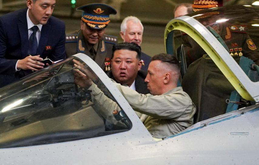 Kim Čong-un navštívil ruskú továreň na výrobu lietadiel, v krajine zostane ešte niekoľko dní (foto)