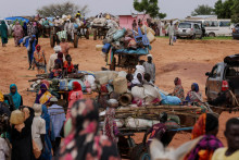 Sudánski utečenci, ktorí prišli do susedného Čadu. FOTO: Reuters