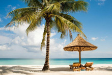 Exotický Zanzibar a jeho biele pláže.