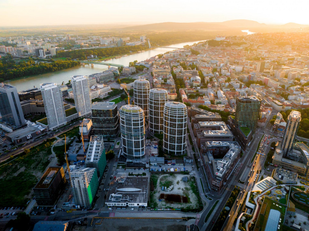 Okrem rezidencií však projekt ráta aj s kanceláriami a občianskou vybavenosťou, s dominantným podielom bývania. 

FOTO: Alto Real Estate