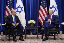 Americký prezident Joe Biden a izraelský premiér Benjamin Netanjahu počas stretnutia v New Yorku. FOTO: TASR/AP