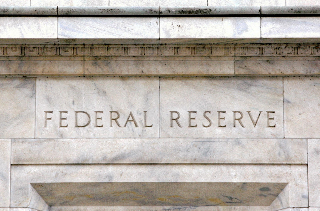 Americká centrálna banka síce postupovala v podstate rovnako ako jej európsky náprotivok, napriek tomu sa jej darilo o čosi lepšie. Za august reportovala infláciu na úrovni 3,7 percenta. FOTO: Reuters