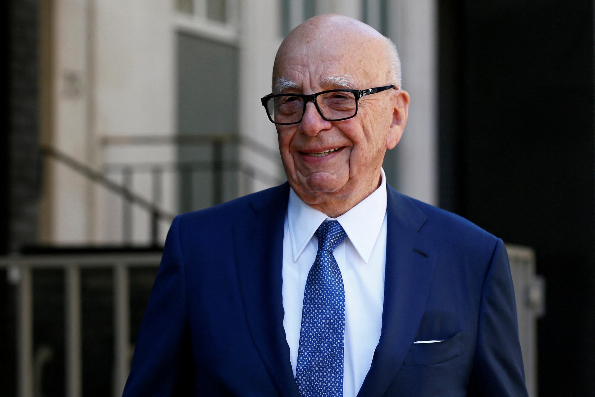 Mediálny magnát Rupert Murdoch odchádza z čela svojich firiem Fox a News