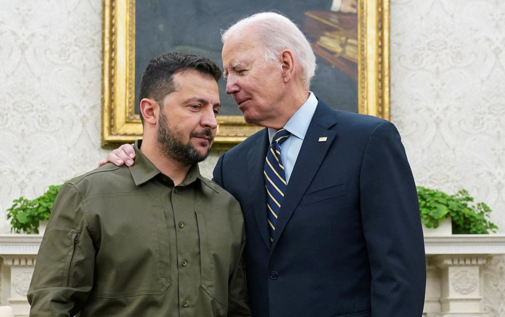 Ukrajinský prezident Volodymyr Zelenskyj sa stretol s americkým prezidentom Joeom Bidenom v Oválnej pracovni Bieleho domu vo Washingtone. FOTO: Reuters