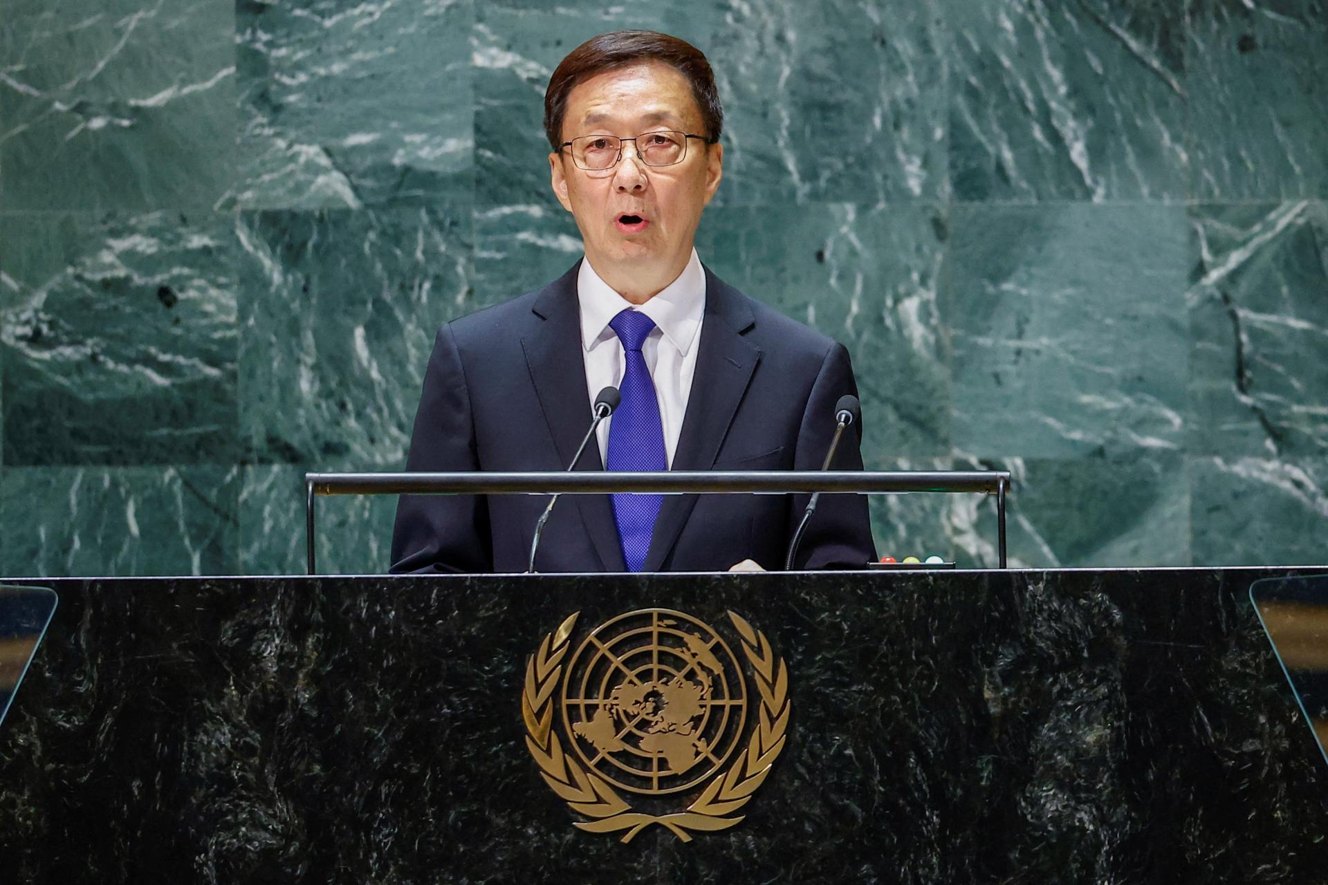 Čína v OSN žiadala ukončenie bojových operácií na Ukrajine, podporí mierové iniciatívy