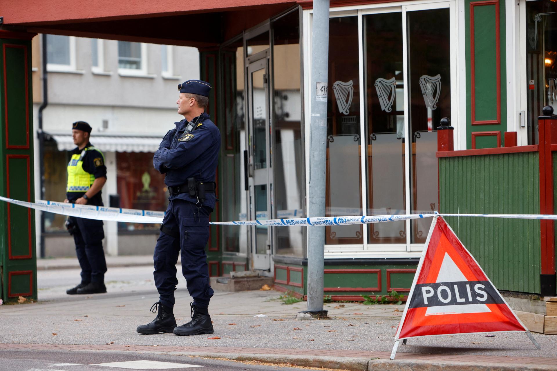 Ďalšie obete vojny švédskych gangov. Streľba v bare si vyžiadala dvoch mŕtvych a dvoch zranených