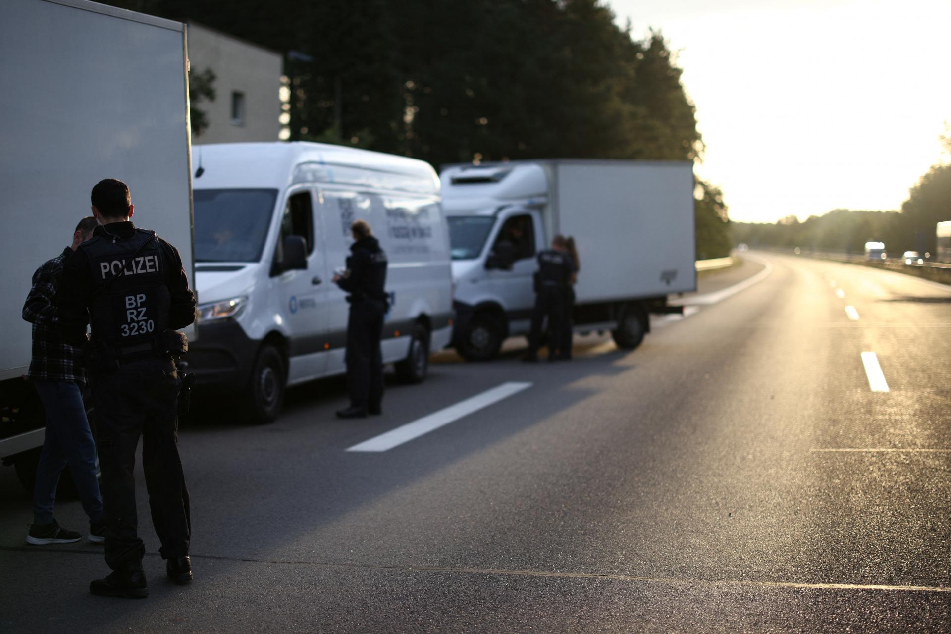Poľsko začne kvôli nárastu migrácie na hraniciach so Slovenskom kontrolovať autá