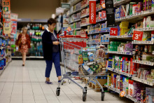 Spotrebitelia očakávajú zlepšenie finančnej situácie domácností. FOTO: Reuters