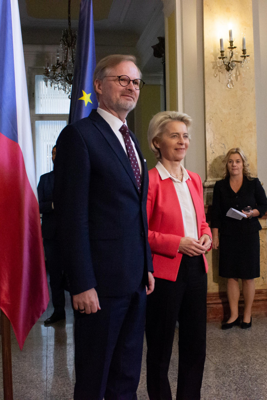 Predsedníčka Európskej komisie Ursula von der Leyenová  a český premiér Petr Fiala. FOTO: TASR/Barbora Vizváryová