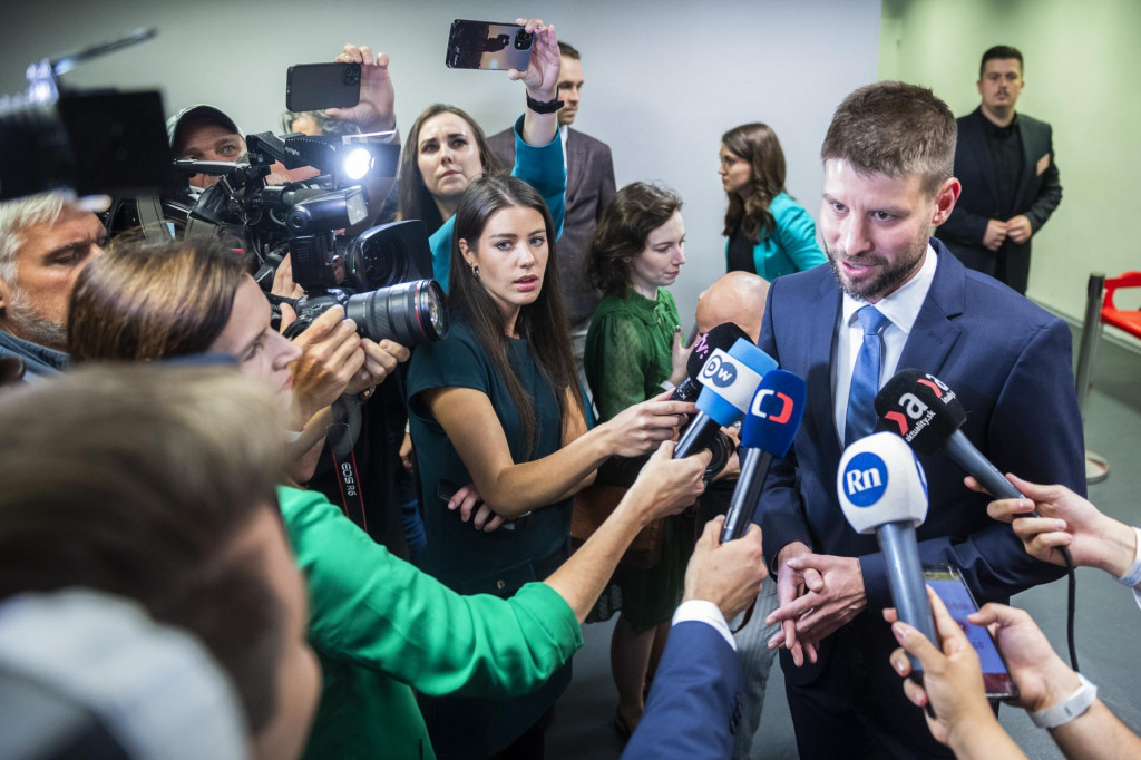 Predseda hnutia Progresívne Slovensko Michal Šimečka odpovedá na otázky novinárov. FOTO TASR/Jaroslav Novák