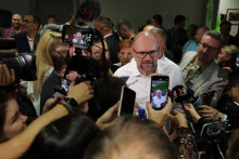 Predseda SaS Richard Sulík reaguje na výsledky exit pollu. FOTO: Dominik Vardzak