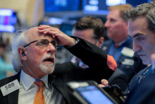 Hospodárska recesia býva často sprevádzaná pádom na burze. FOTO: Reuters