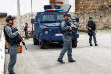 Kosovskí policajti. FOTO: REUTERS