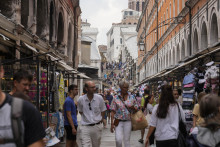 Ulice talianskeho mesta Benátky. FOTO: TASR/AP
