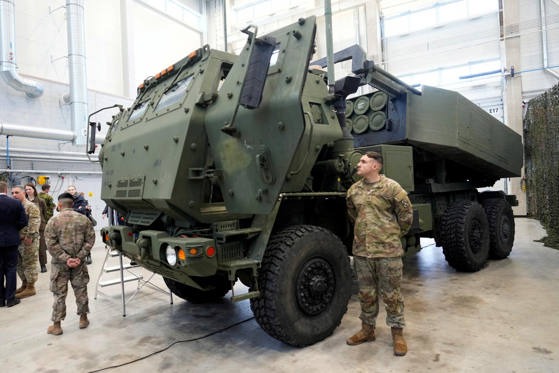 Estónsko a Lotyšsko spoločne nakúpia vojenské vozidlá za 693 miliónov eur, kvôli Ukrajine rozšírili spoluprácu
