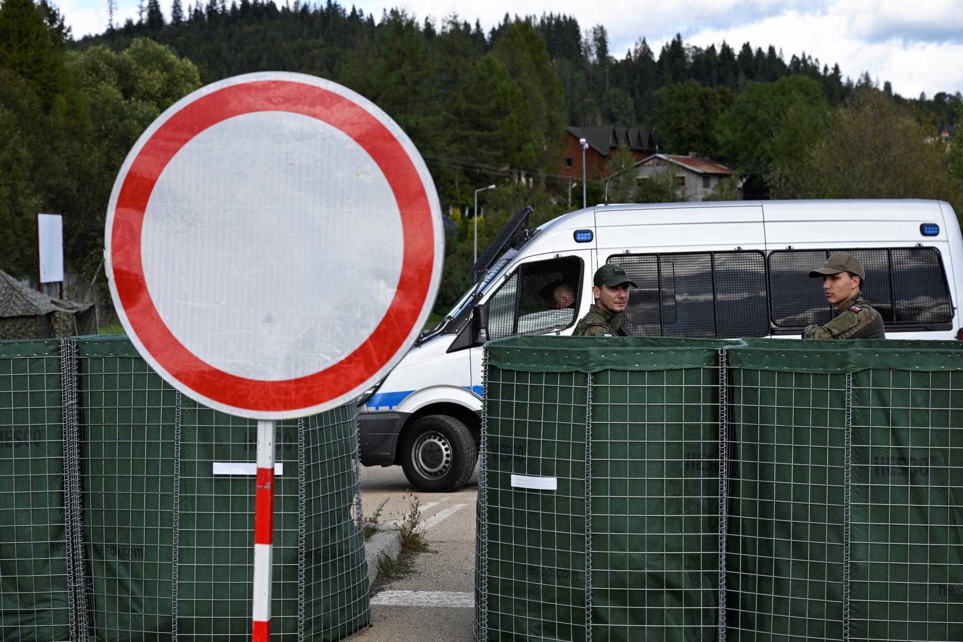 Slovenských vodičov prekvapili zatvorené hranice, navyše museli cestovať desiatky kilometrov