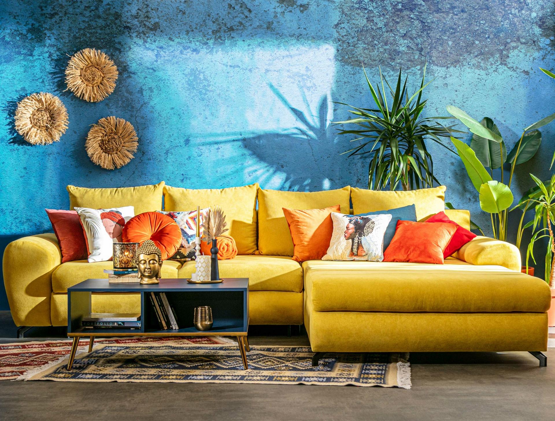 Obývacia izba v španielskom štýle – navštívte obchod s nábytkom a vytvorte si ozajstnú oázu pohodlia v teplých farbách
