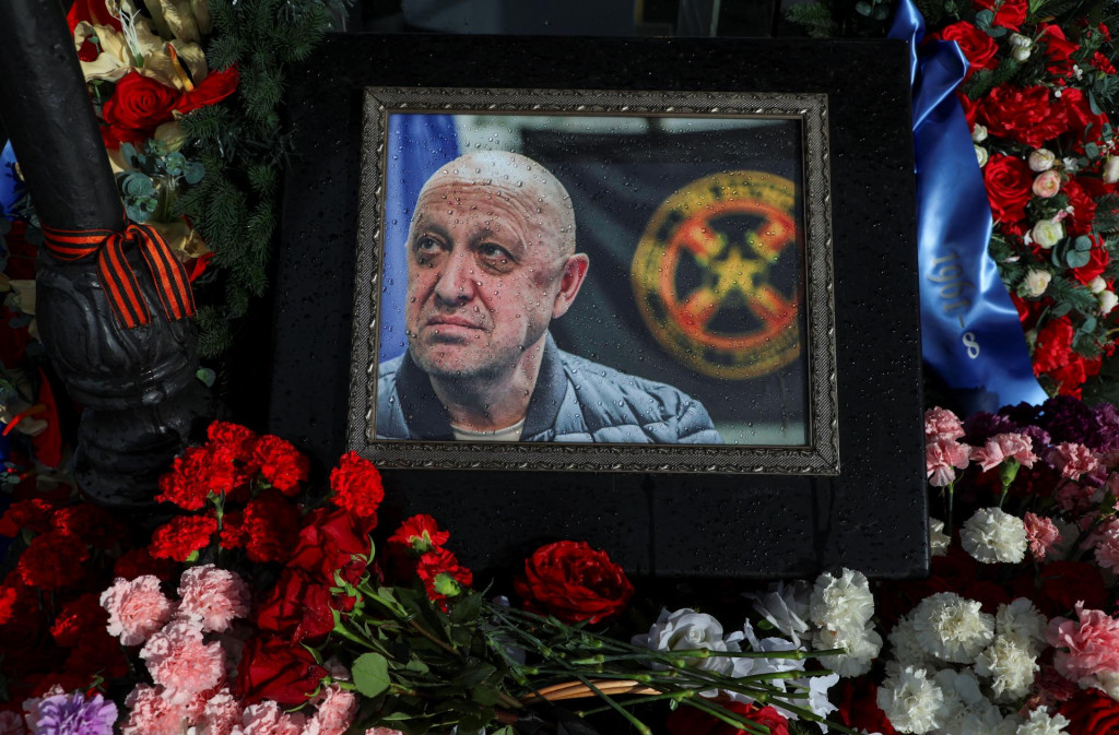 Provizórny pamätník Jevgenija Prigožina, šéfa žoldnierskej skupiny Wagner v Petrohrade. FOTO: Reuters