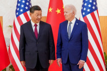 Americký prezident Joe Biden s čínskym prezidentom Si Ťin-pchingom. FOTO: Reuters