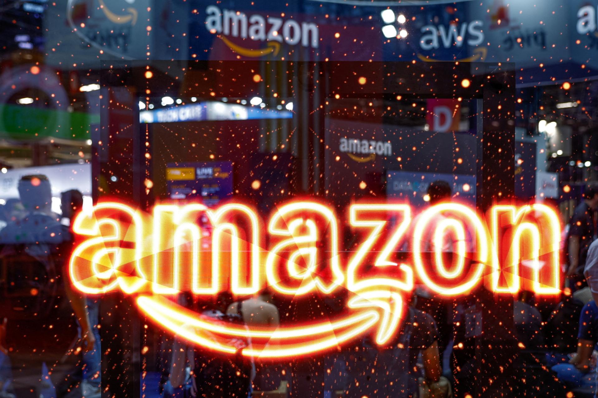 Britský Amazon plánuje dať na vyššie mzdy 170 miliónov libier