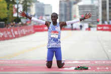 Maratónsky svetový rekord v Chicagu: Keňan Kelvin Kiptum