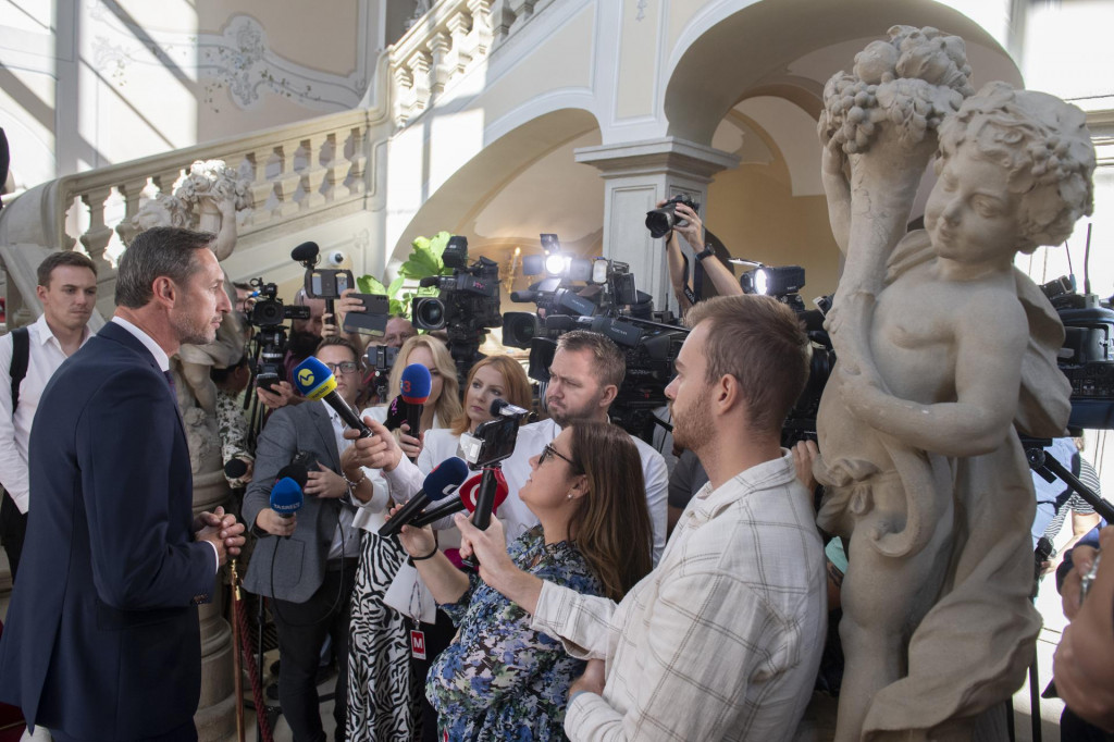 Predseda Kresťanskodemokratického hnutia Milan Majerský počas brífingu s novinármi. FOTO: TASR/Martin Baumann