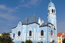 Kostol svätej Alžbety, ľudovo známy ako Modrý kostolík. je secesná sakrálna stavba v bratislavskom Starom Meste. FOTO: Modrý Kostol