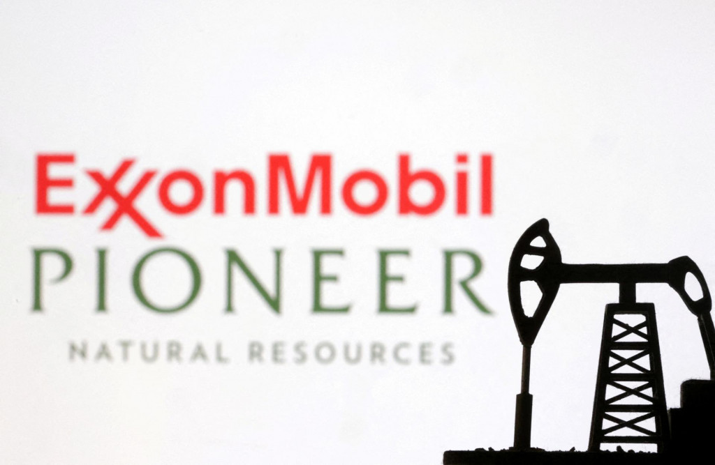 Logá ExxonMobil a Pioneer Natural Resources. FOTO: REUTERS