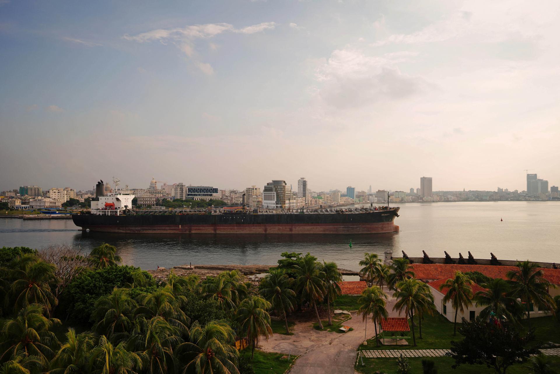 USA uvalili prvé sankcie na majiteľov tankerov porušujúcich cenový strop G7, chcú obmedziť príjmy Moskvy
