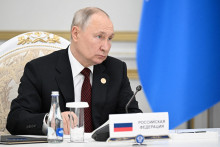 Ruský prezident Vladimir Putin na stretnutí v Biškeku. FOTO: REUTERS