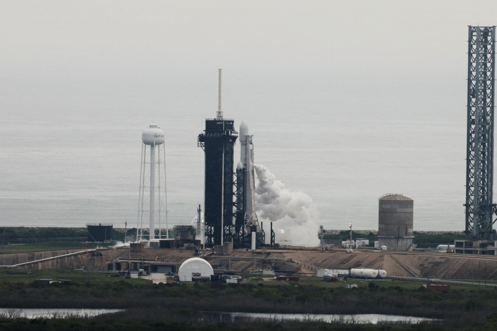 Raketa Falcon Heavy so sondou Psyche.