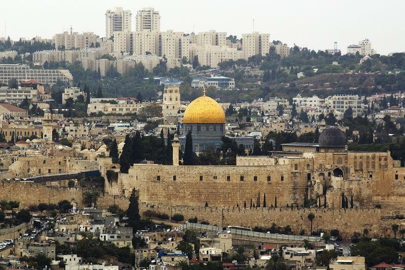 Latinský patriarcha Jeruzalema ponúka, že sa vymení za izraelské deti zajaté Hamasom