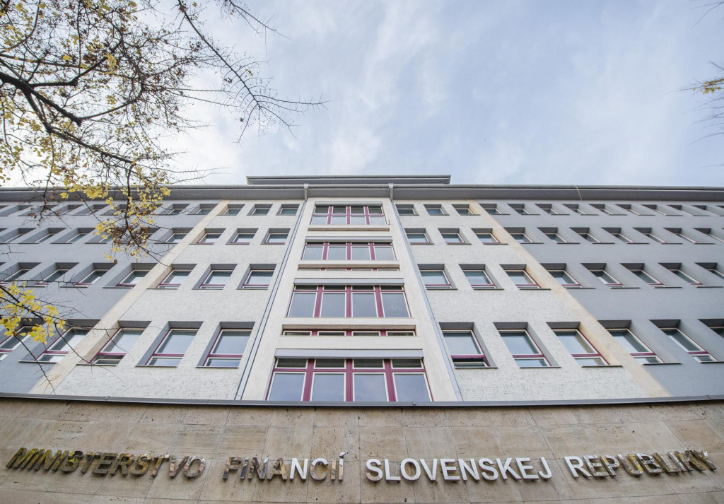 Budova, v ktorej sídli Ministerstvo financií na Štefanovičovej ulici v Bratislave. FOTO: TASR/Martin Baumann