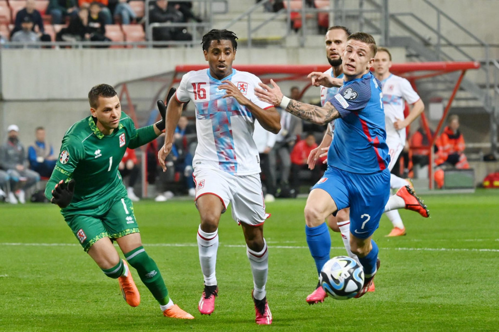 Leandro Barreiro (č. 16) odohral v kvalifikačnej ouvertúre v Trnave proti Slovákom celý zápas. FOTO: TASR/L. Grinaj