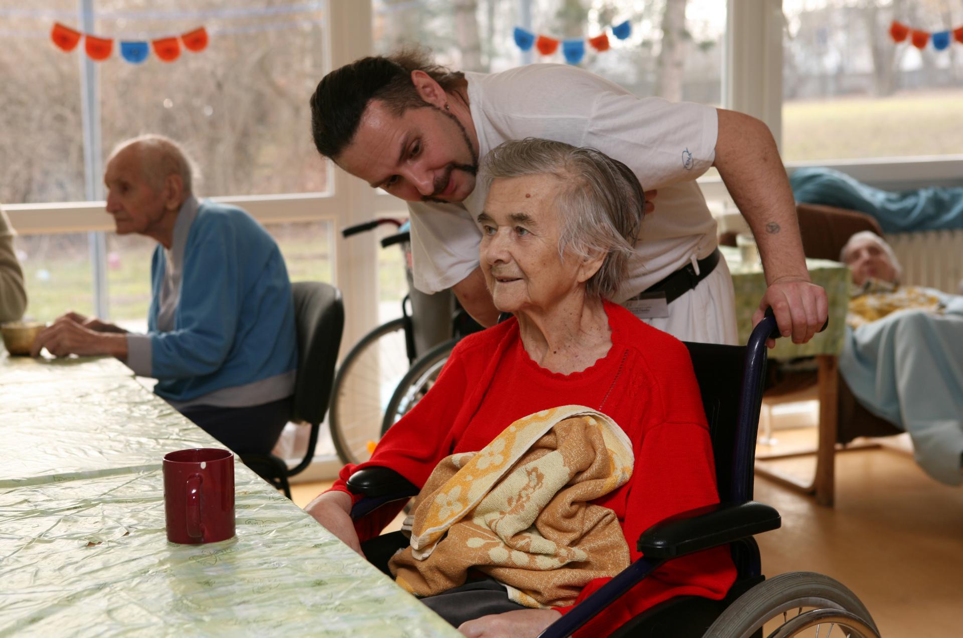 Čo robiť, ak potrebujete pre príbuzného miesto v domove dôchodcov? Takýto je postup