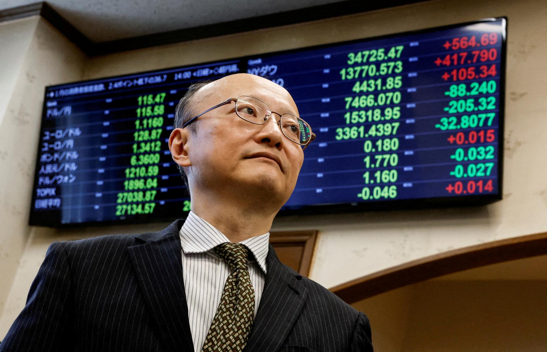 Japonský zahraničný obchod bol v septembri v prebytku, prekonal tak očakávania ekonómov