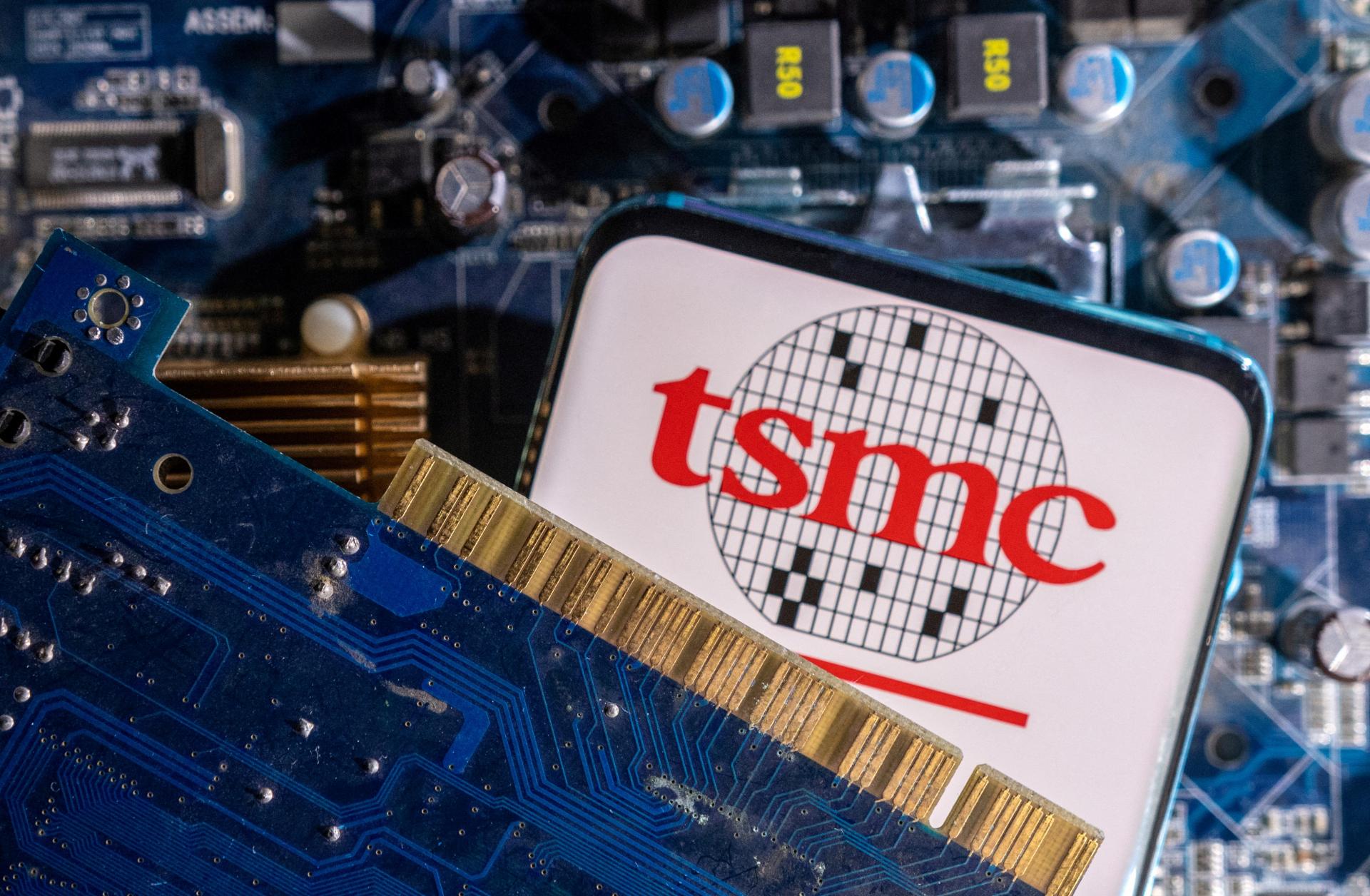 Zisk najväčšieho svetového výrobcu čipov TSMC klesol najprudšie za takmer päť rokov