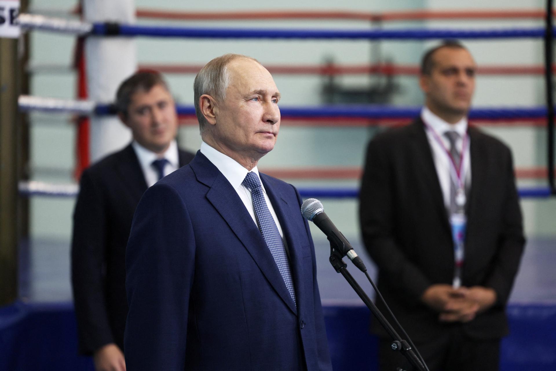 Putin obvinil Medzinárodný olympijský výbor z etnickej diskriminácie voči Rusom