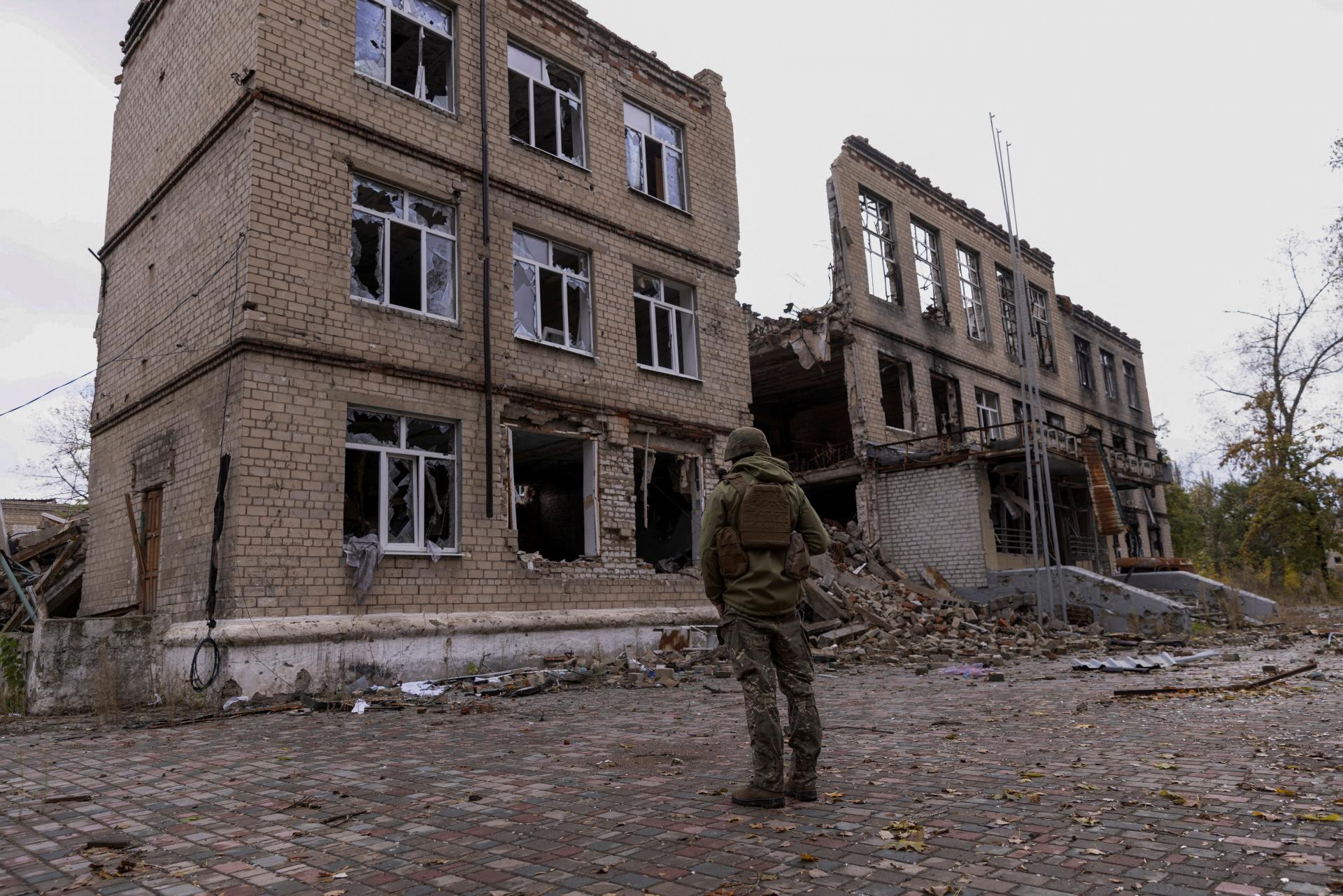 Cherson opäť čelí ostreľovaniu, na Beryslav dopadlo desať bômb, tvrdia Ukrajinci