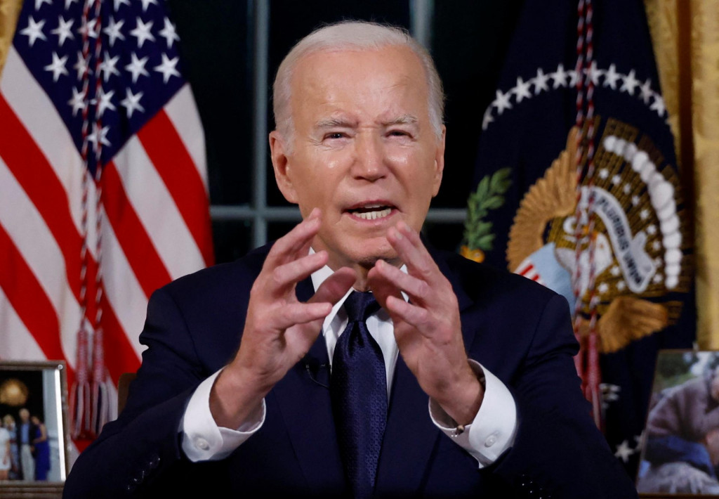 Americký prezident Joe Biden hovorí z Oválnej pracovne Bieleho domu o vojne v Izraeli a na Ukrajine. FOTO: REUTERS