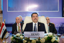 Iracký premiér Mohammed Shia Al-Sudani sa zúčastňuje na káhirskom medzinárodnom summite za mier v Káhire. FOTO: Reuters