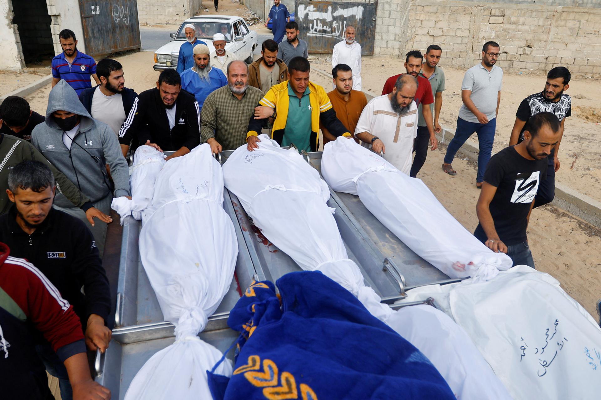 Pri izraelských útokoch na Západnom brehu Jordánu zahynulo osem ľudí, tvrdia Palestínčania