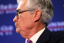 Šéf americkej centrálnej banky Jerome Powell nevylúčil ďalšie zvyšovanie úrokových sadzieb. Jeho vyhlásenia finančné trhy ovplyvňujú. FOTO: Reuters