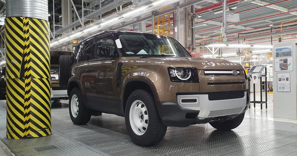 Model automobilu Land Rover Defender, ktorý bol dokončený vo výrobnom závode v Nitre. FOTO: TASR/J. Bublinec