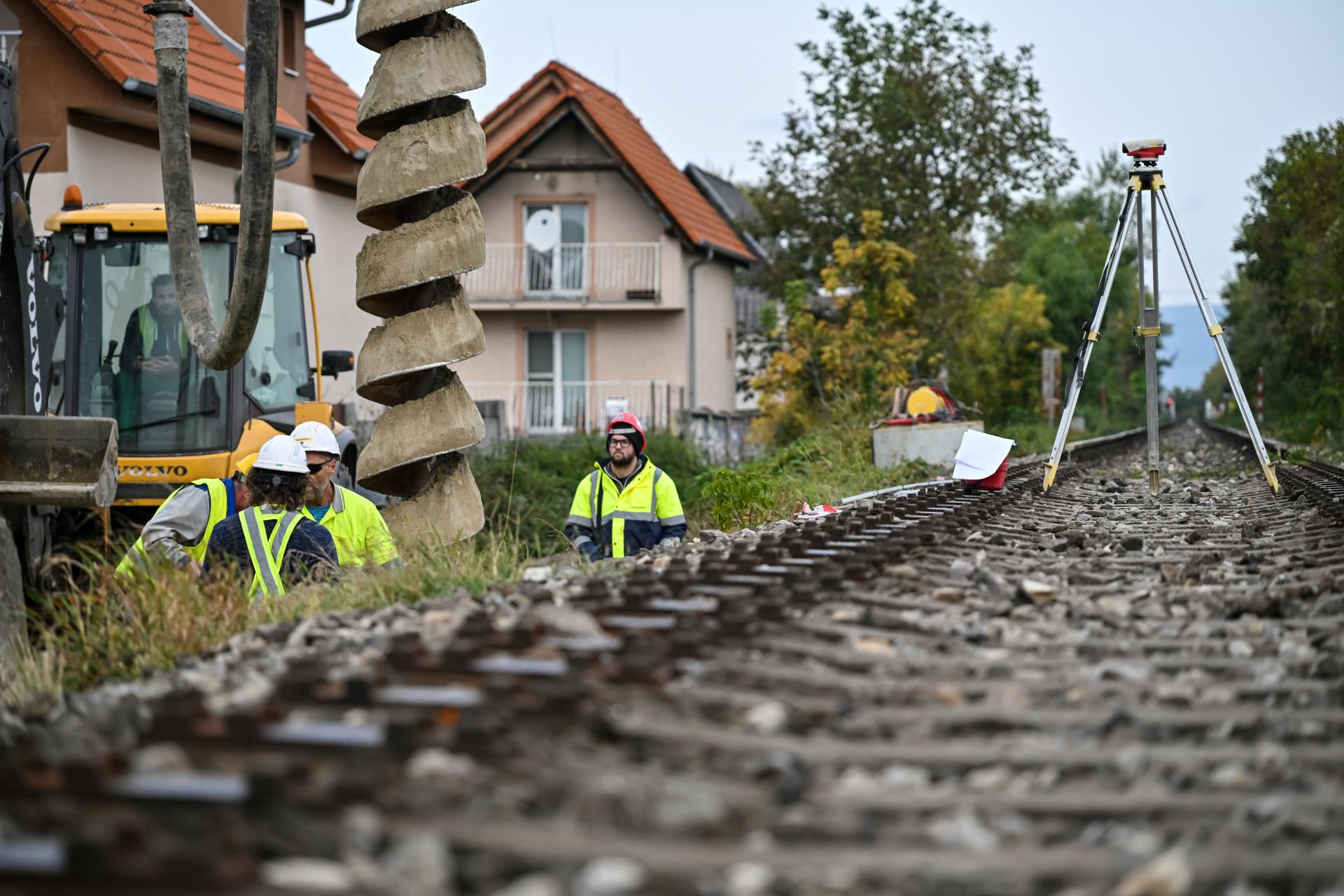 „Bory sú celé zle.“ Nové vlakové zastávky v Bratislave sú v ohrození pre konflikty mesta so železnicami