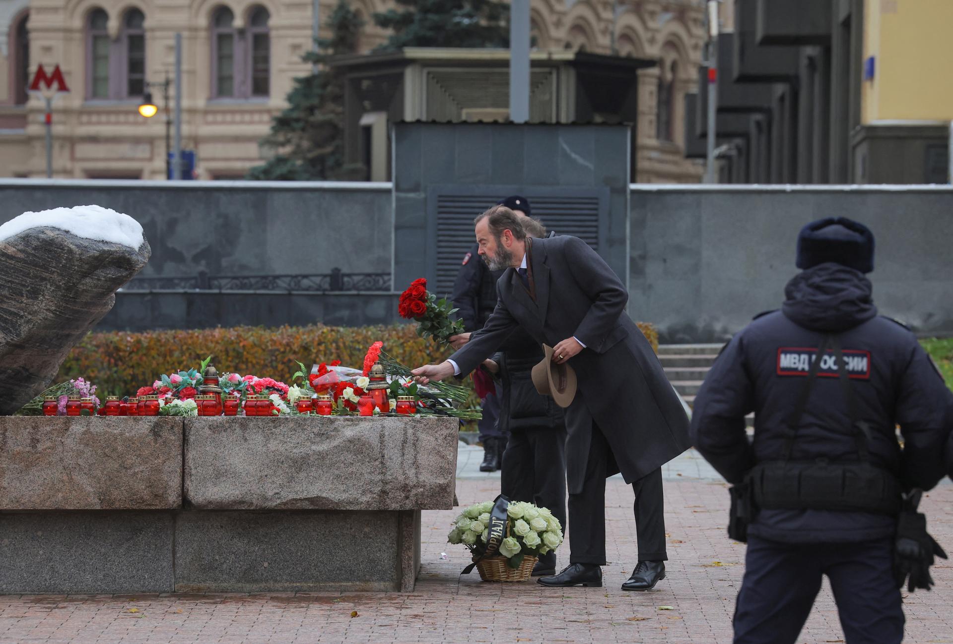 Rusi si v Moskve a ďalších mestách pripomenuli obete sovietskych represií