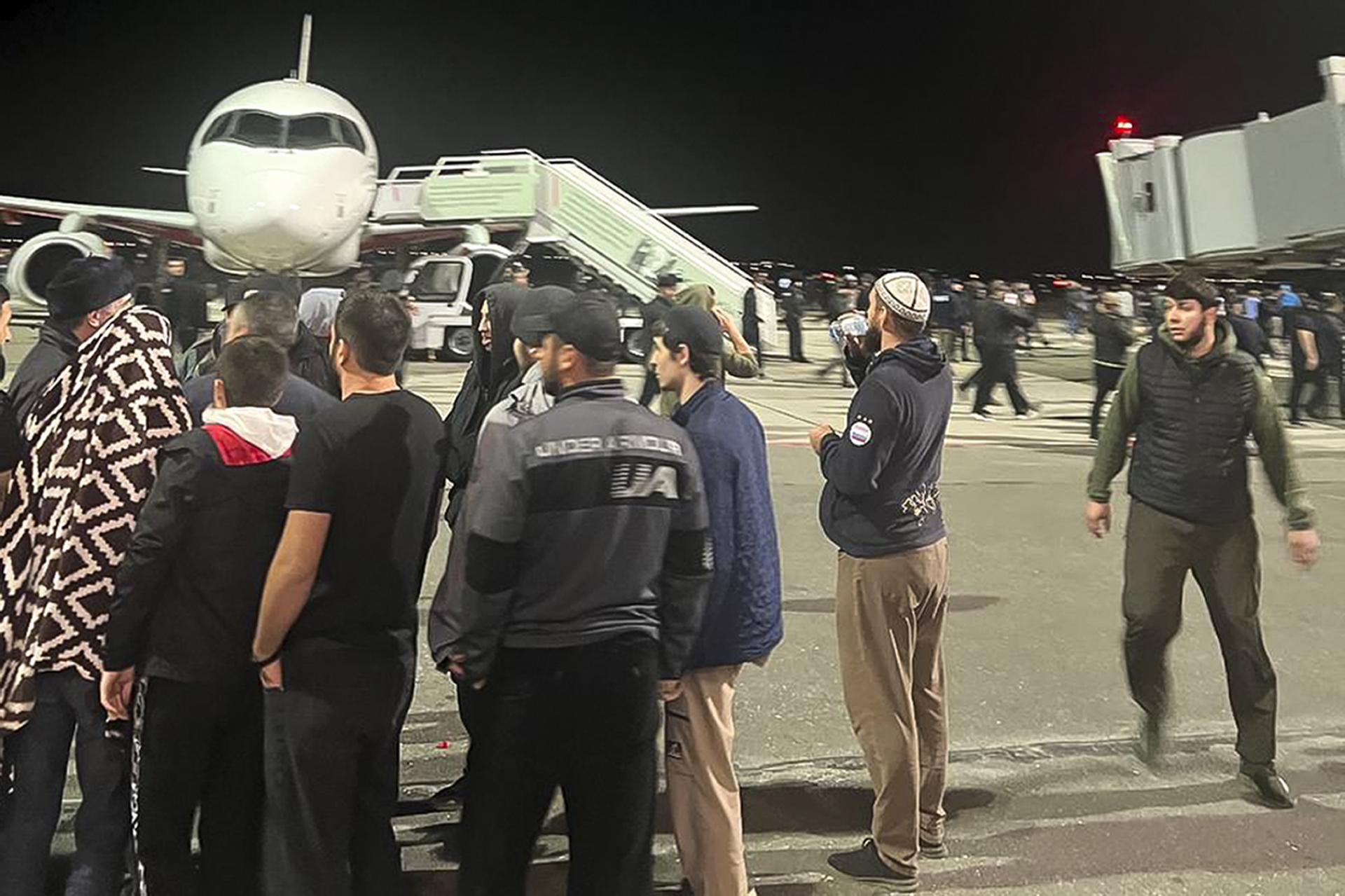 Rusko po násilnom incidente presmerovalo lety z Izraela do Machačkaly, nespresnilo však kam
