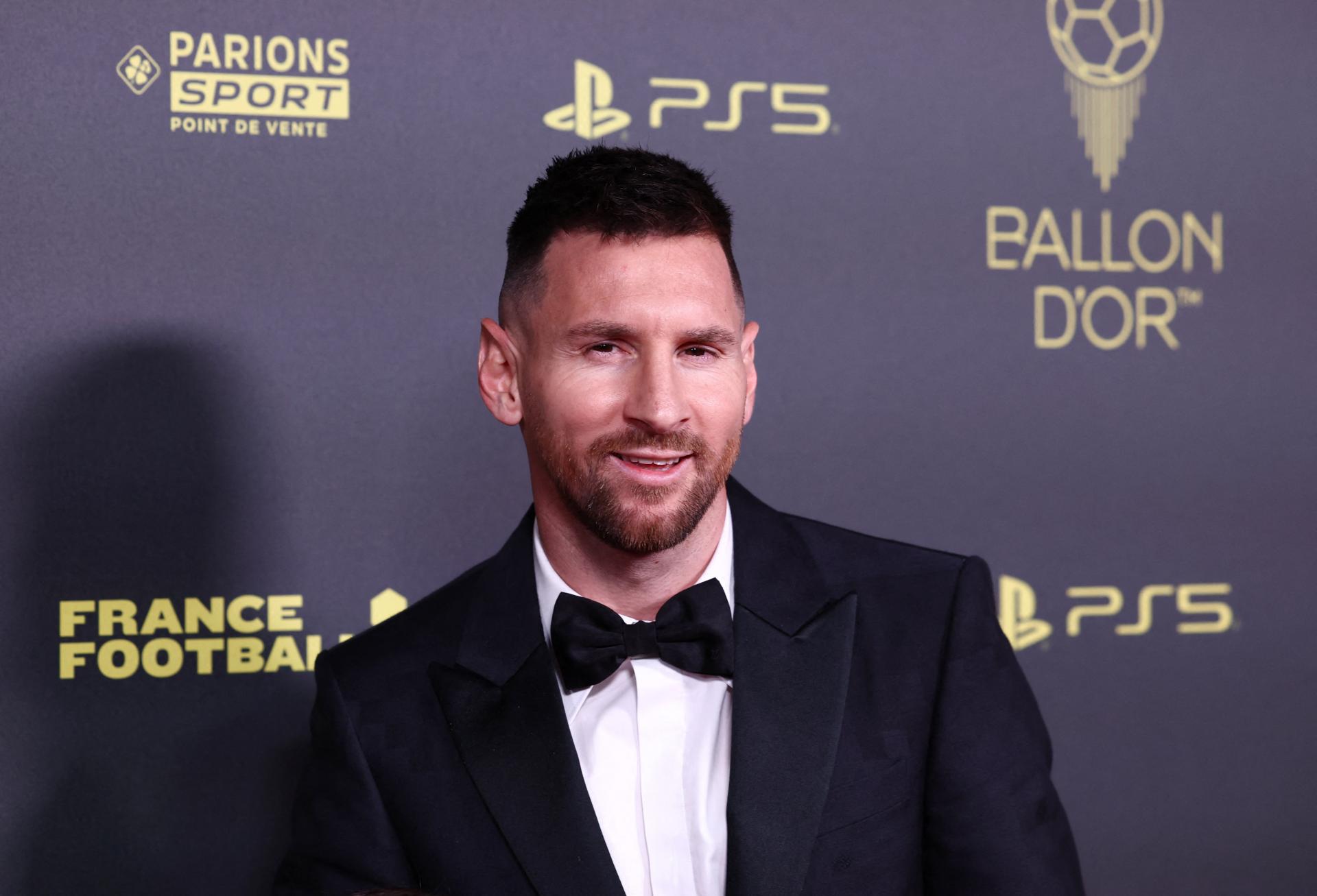 Messi získal Zlatú loptu magazínu France Football už ôsmykrát, pokoril tak svoj vlastný rekord